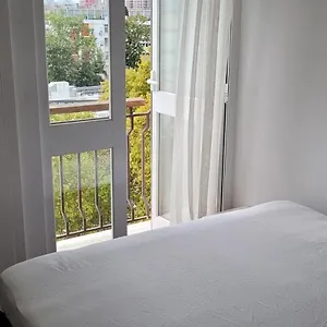 Comfy Near Metro & Airport Homestay